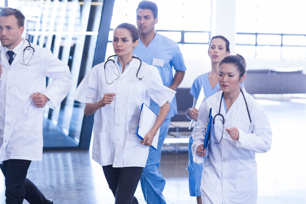 doctors-nurses-rushing-emergency-hospital